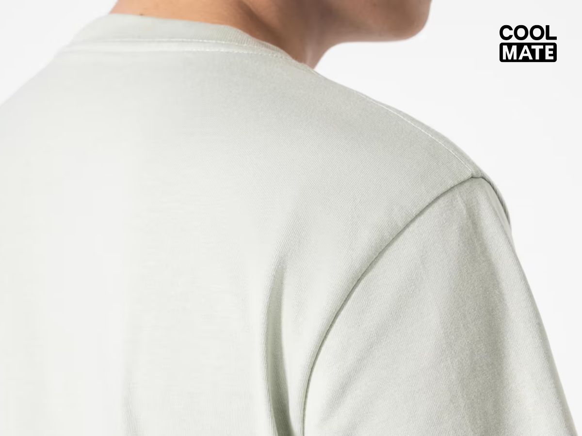 Sự trau chuốt thể hiện qua cả đường may trên áo