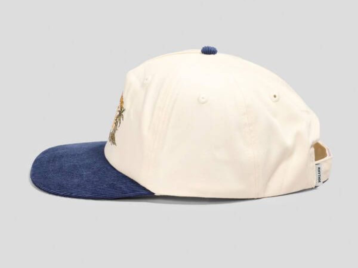Snapback có kèm phần điều chỉnh độ rộng ở phía sau