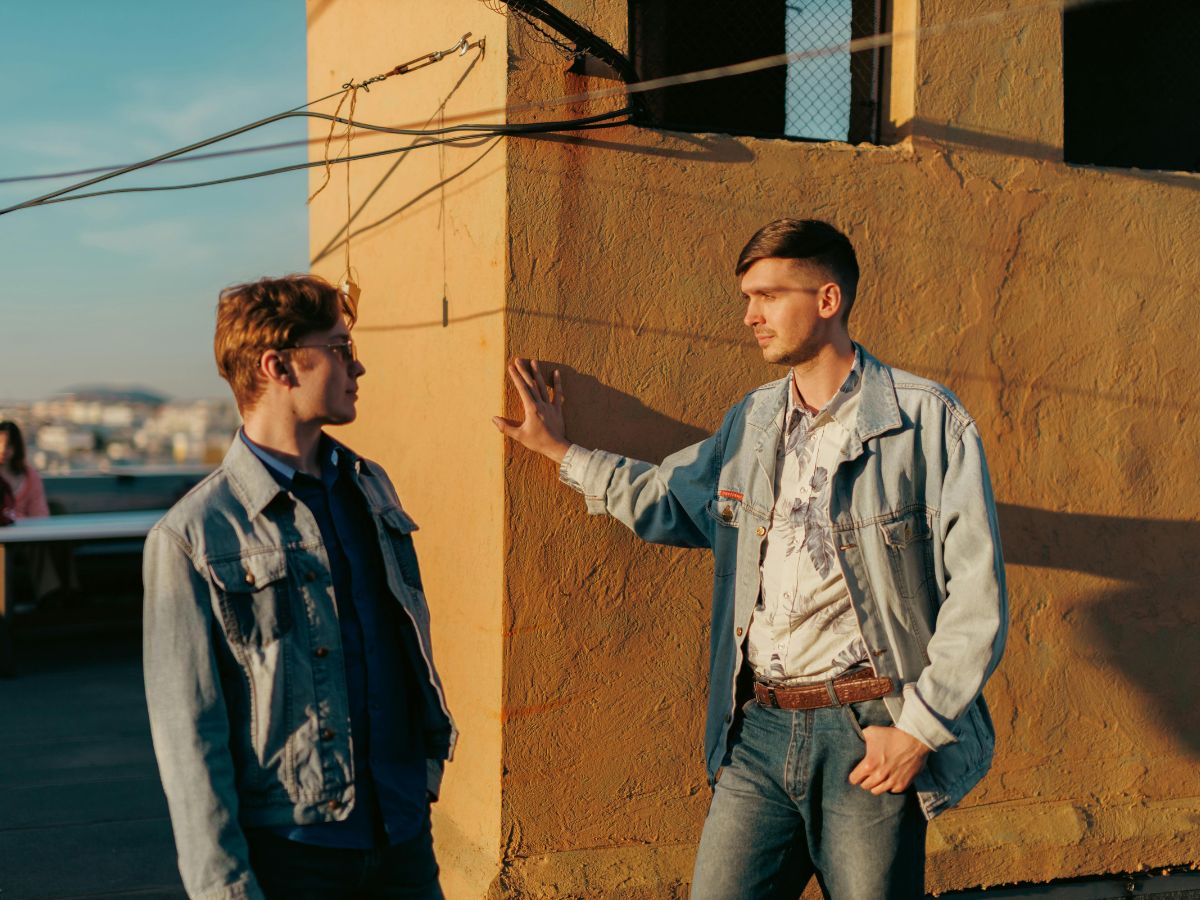 Luôn giữ thẳng lưng tạo vẻ ngoài tự tin trong mọi hoàn cảnh