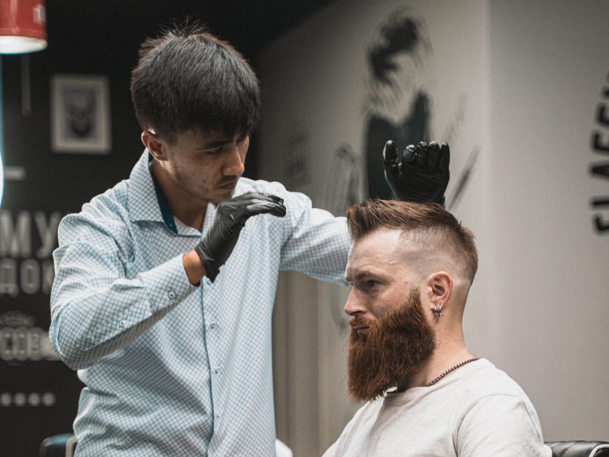 Có thể dùng sáp để giữ nếp tóc hiệu quả