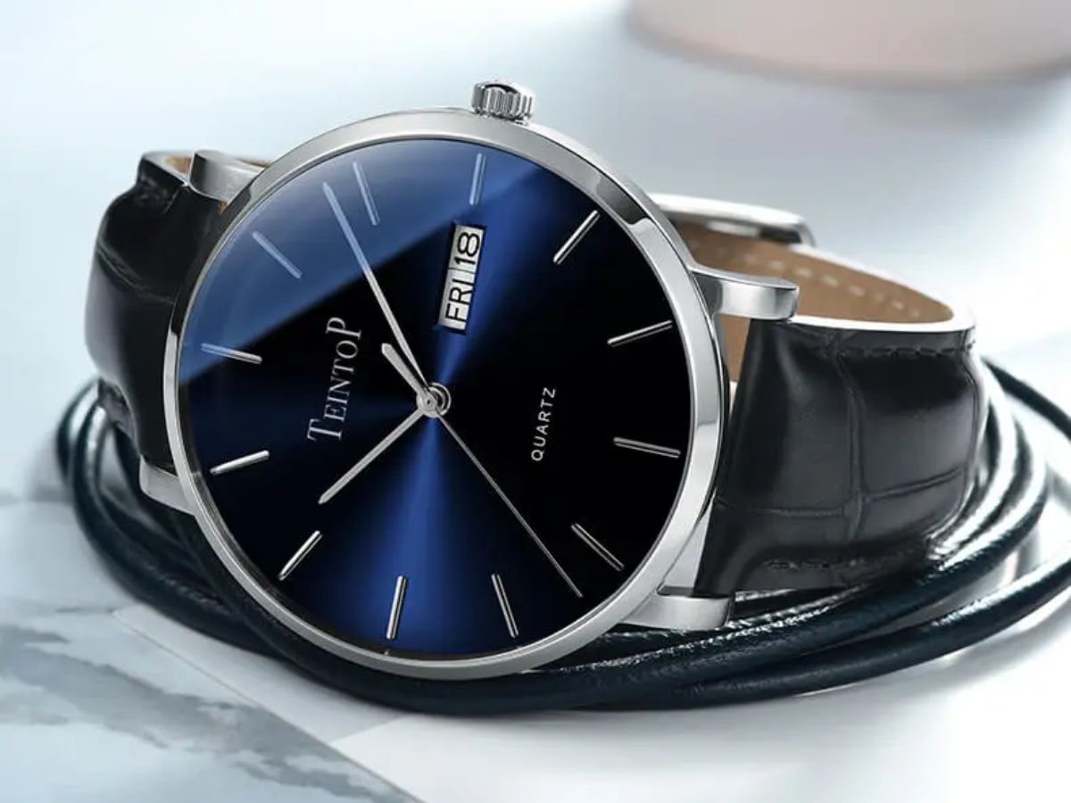 Đồng hồ Quartz có thiết kế tối giản, hiện đại