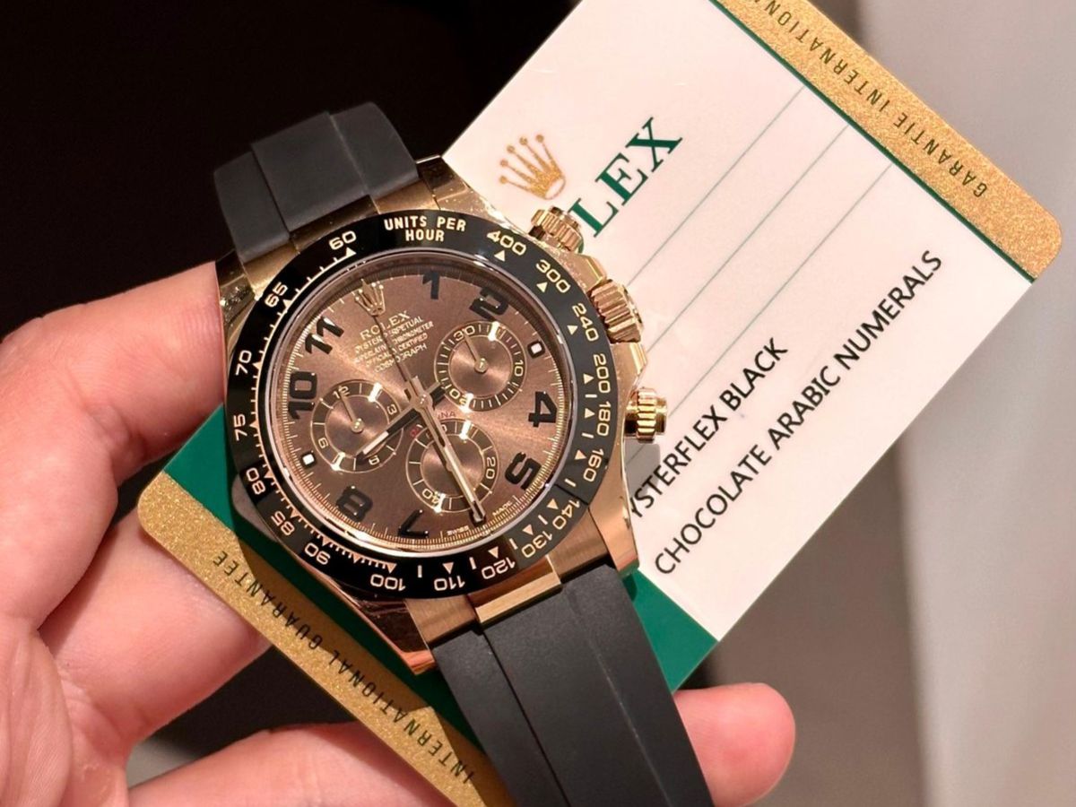 Kiểm tra đồng hồ ngay tại cửa hàng sẽ giúp bạn tránh gặp các vấn đề lỗi