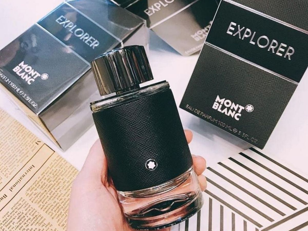 Chai nước hoa Montblanc Explorer với lớp vỏ bọc da màu đen, gợi cảm giác phiêu lưu, khám phá