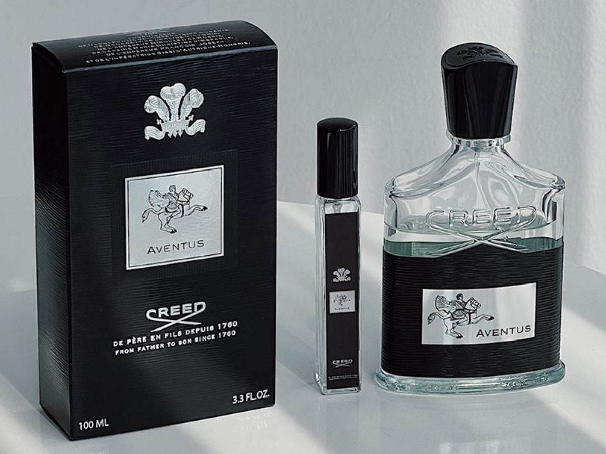 Chai nước hoa Creed Aventus với logo kỵ sĩ, toát lên vẻ quyền lực và sang trọng