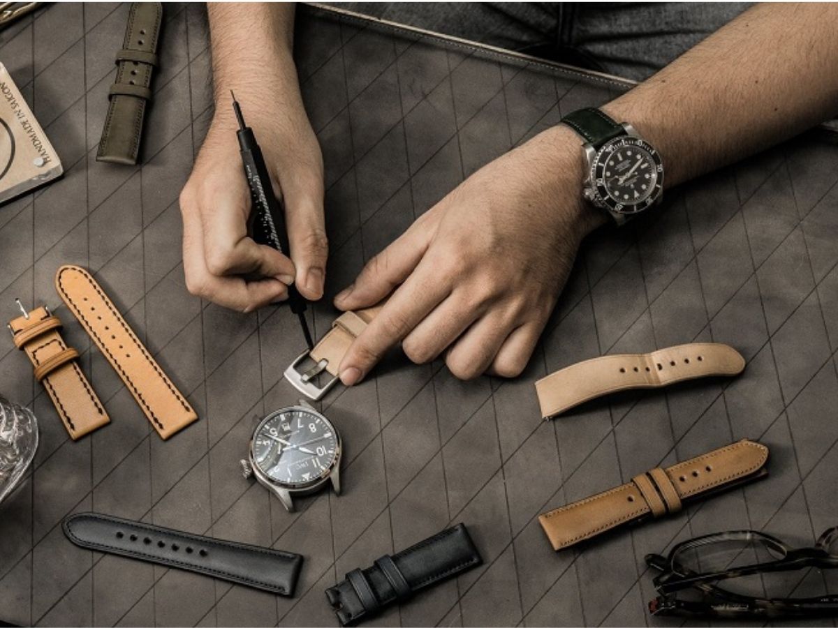 Kiểm tra tình trạng của đồng hồ để tránh làm hỏng bộ máy bên trong