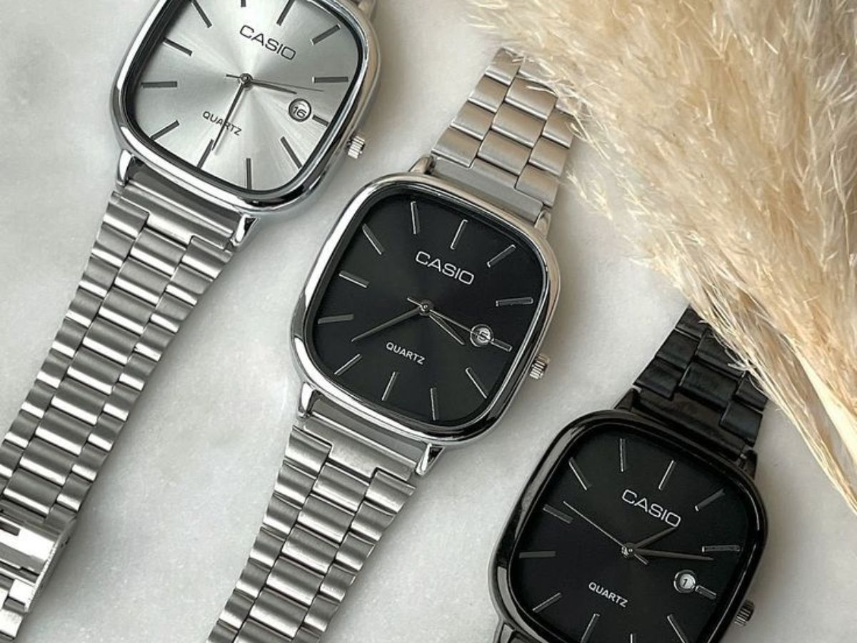 Hãy kiểm tra nắp, nút bấm đồng hồ