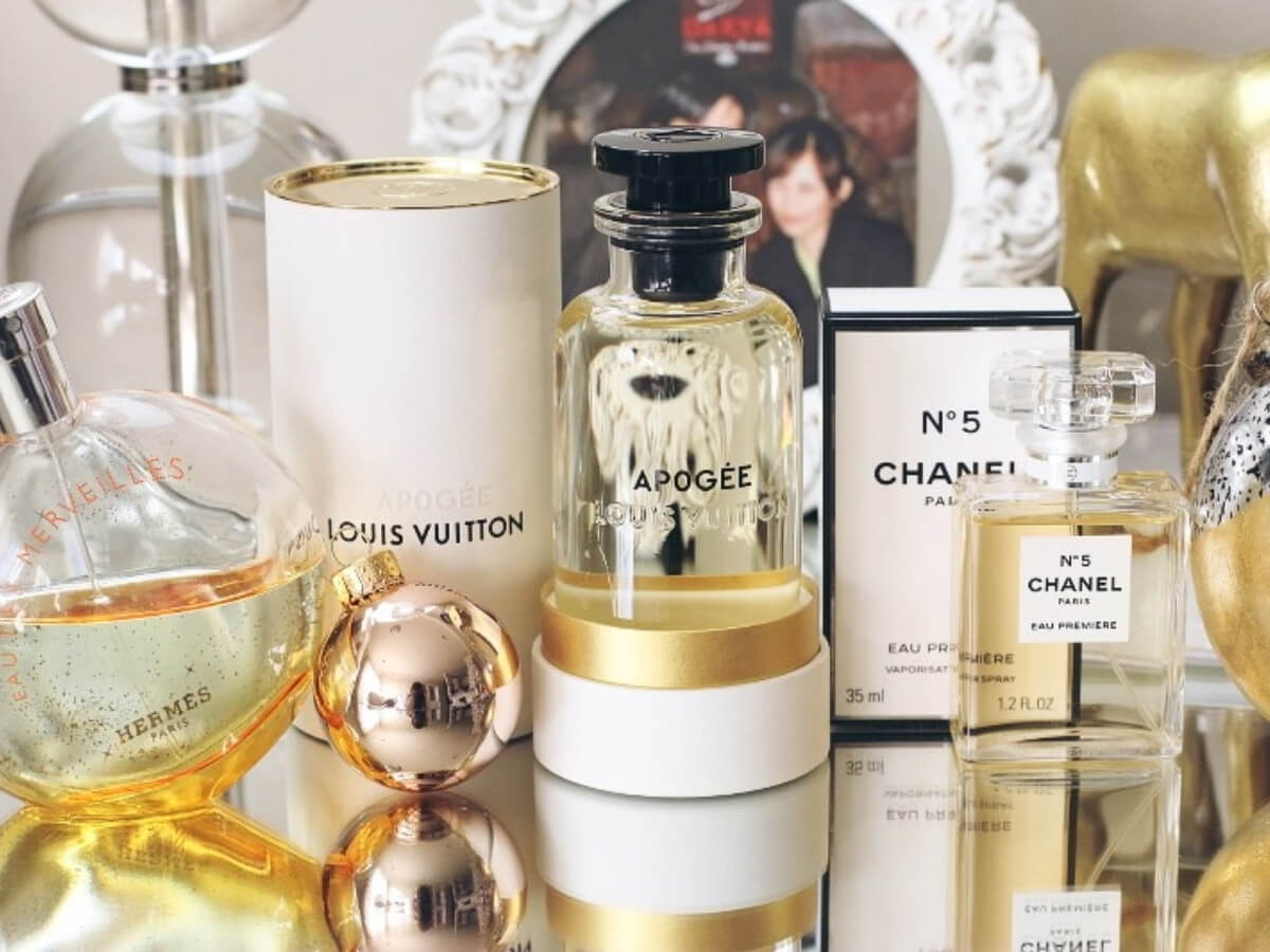 Một chai nước hoa chính hãng là sự kết tinh của nghệ thuật và tinh hoa chế tác.