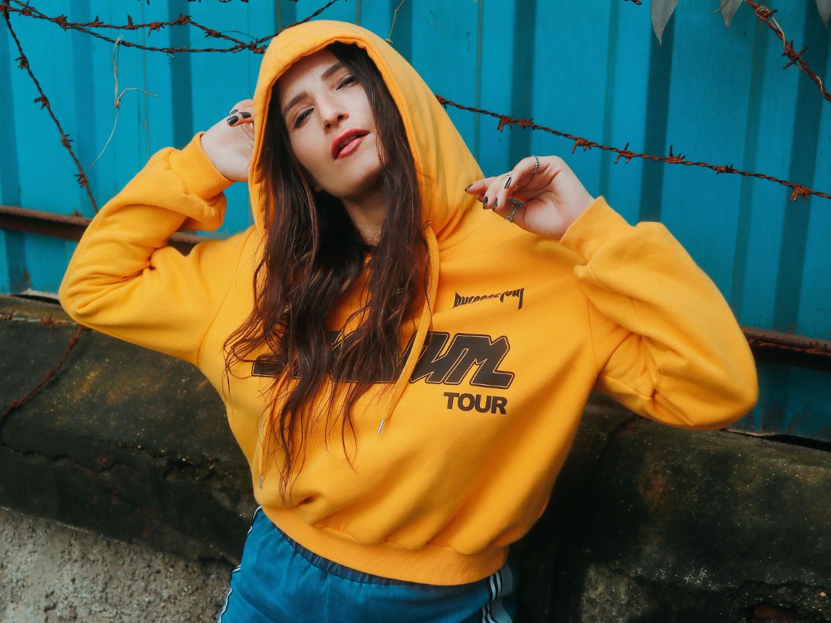 Áo hoodie dễ mặc, dễ phối, phù hợp cho cả nam và nữ