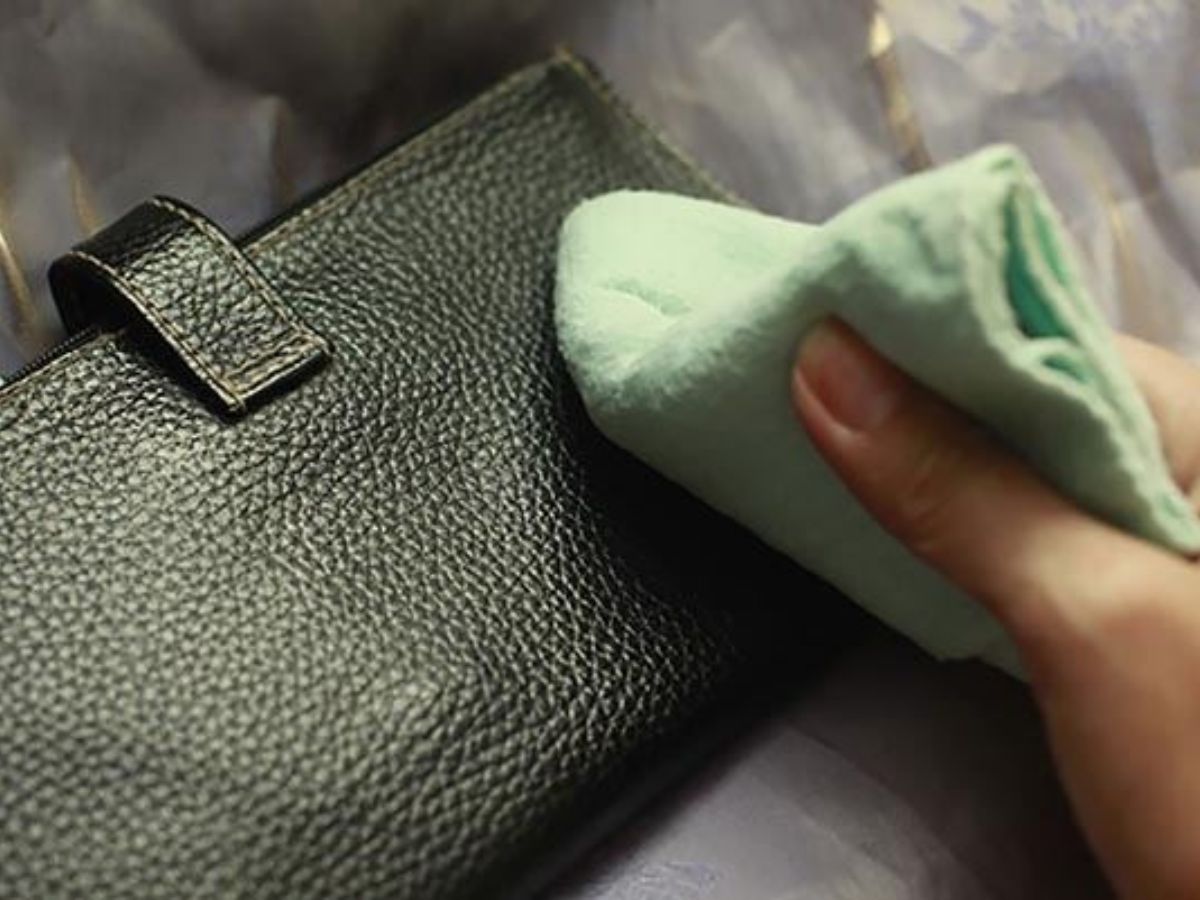 Bí quyết bảo quản đồ da handmade luôn bền đẹp như mới