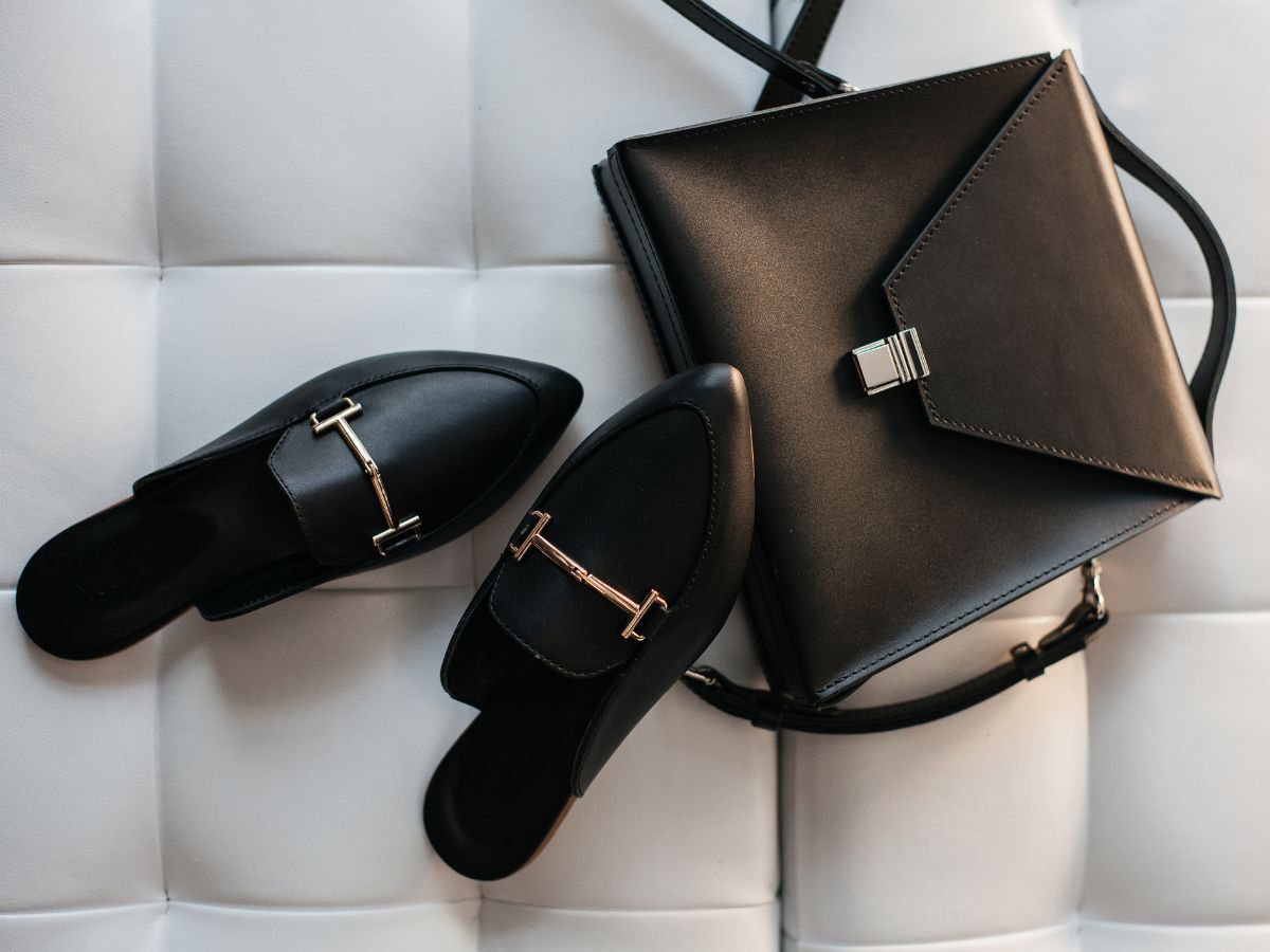 Các món đồ da được chăm chút từng chi tiết nhỏ