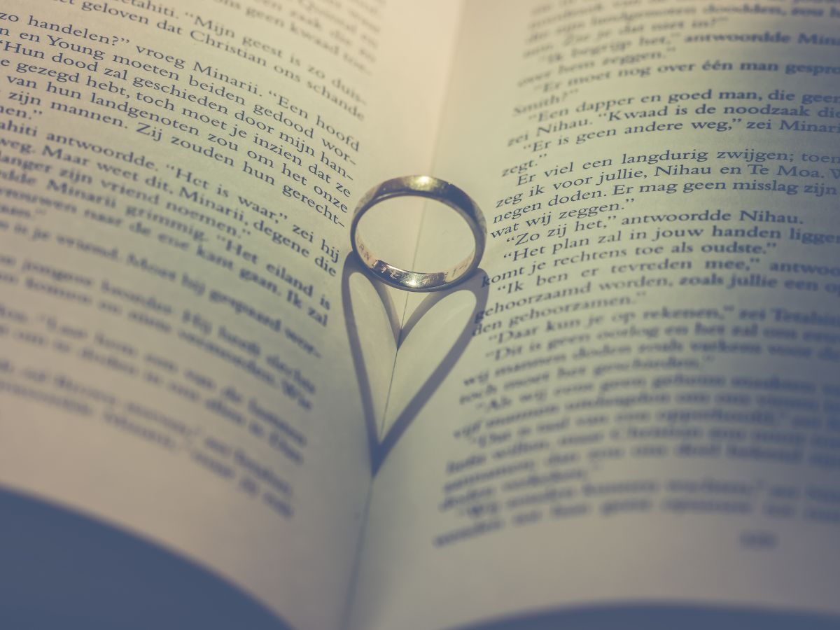 Tìm hiểu trước chất liệu để chọn nhẫn ưng ý