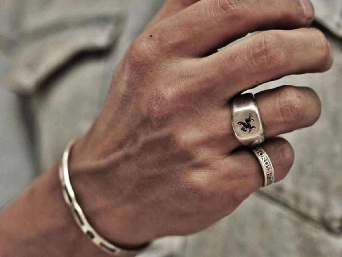 Chú ý phong cách để nhẫn không bị lạc quẻ