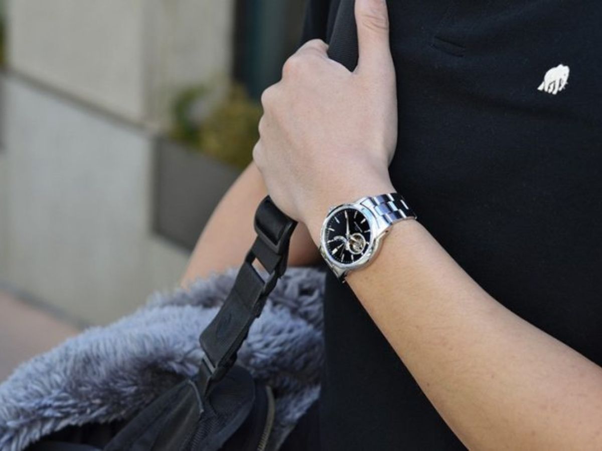 Mệnh Thủy hợp màu gì? Gợi ý trang phục hợp mệnh thủy