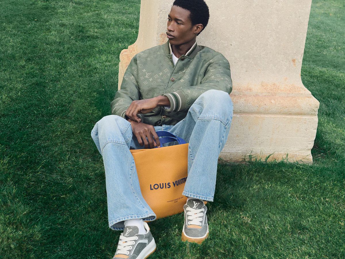 Túi tote là một lựa chọn ổn áp để đi làm, đi chơi, tập thể thao