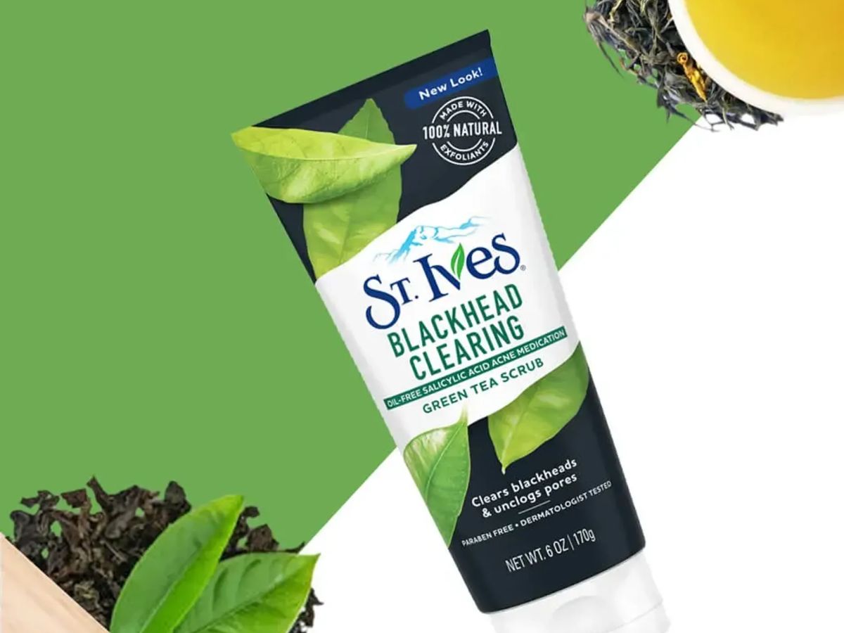 Sản phẩm St. Ives Blackhead Clearing Green Tea Scrub