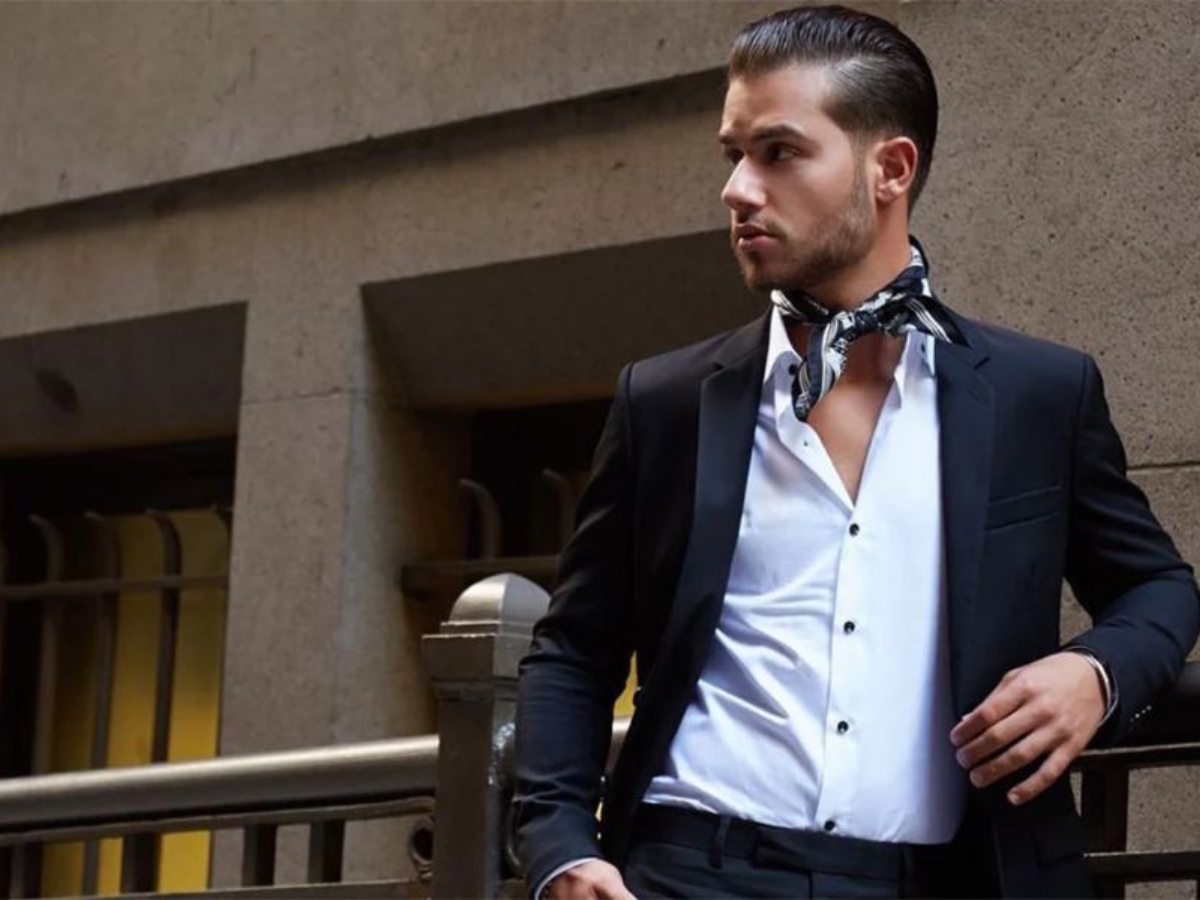 Top mẫu khăn choàng cổ cho nam