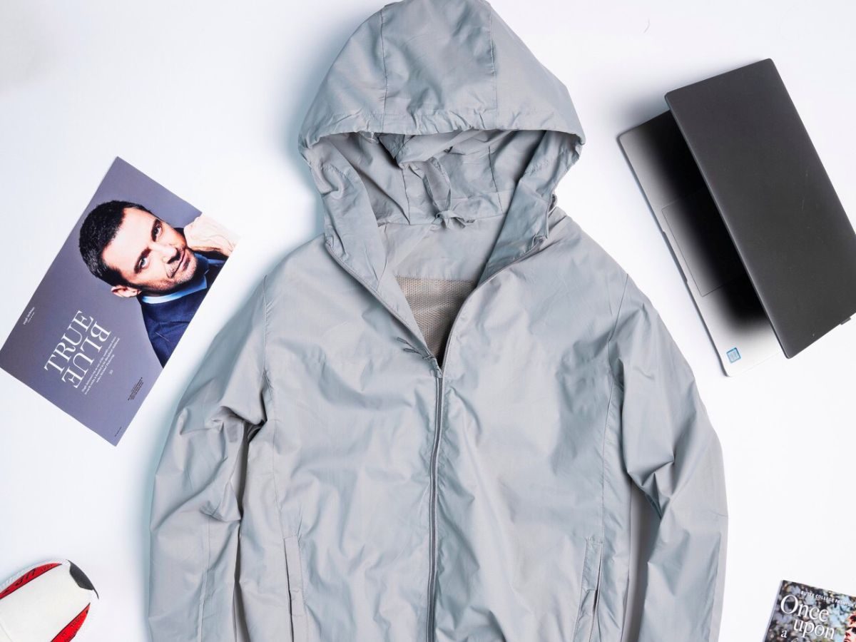 Mẹo bảo quản áo khoác gió nam bền đẹp, giữ form dáng chuẩn lâu dài