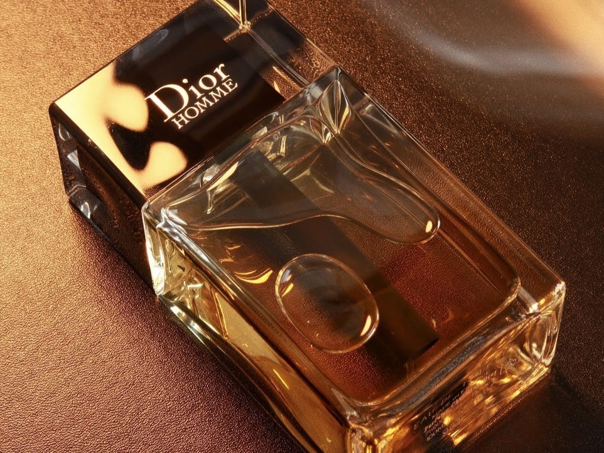 Chai nước hoa Dior Homme Intense với thiết kế tối giản, tinh tế