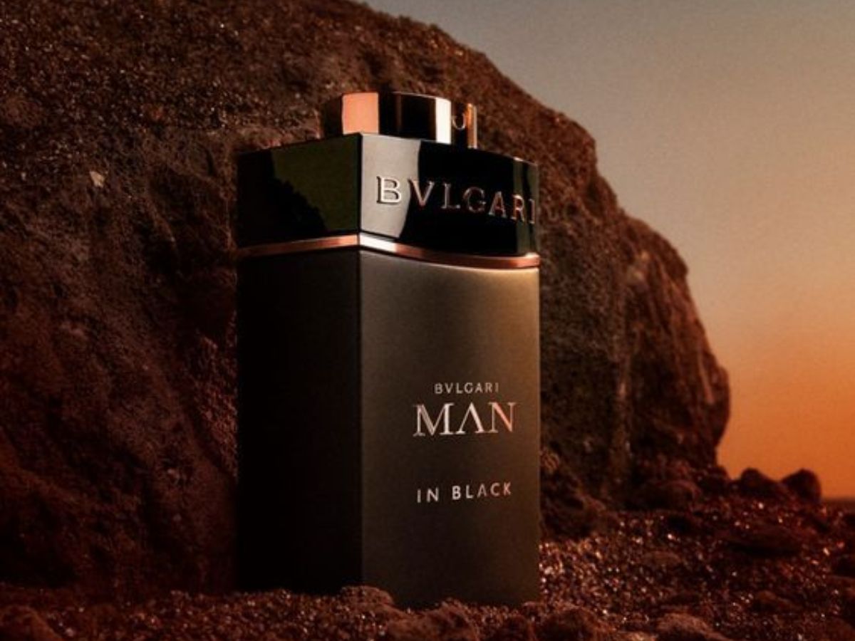 Chai nước hoa Bvlgari Man In Black với thiết kế đen tuyền