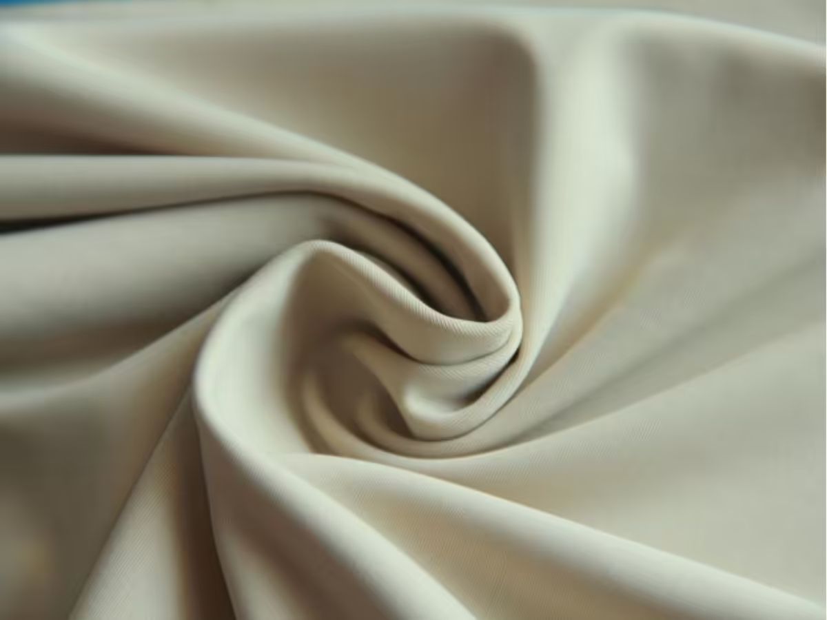 Spandex là sợi tổng hợp nổi tiếng với độ co giãn và đàn hồi phi thường