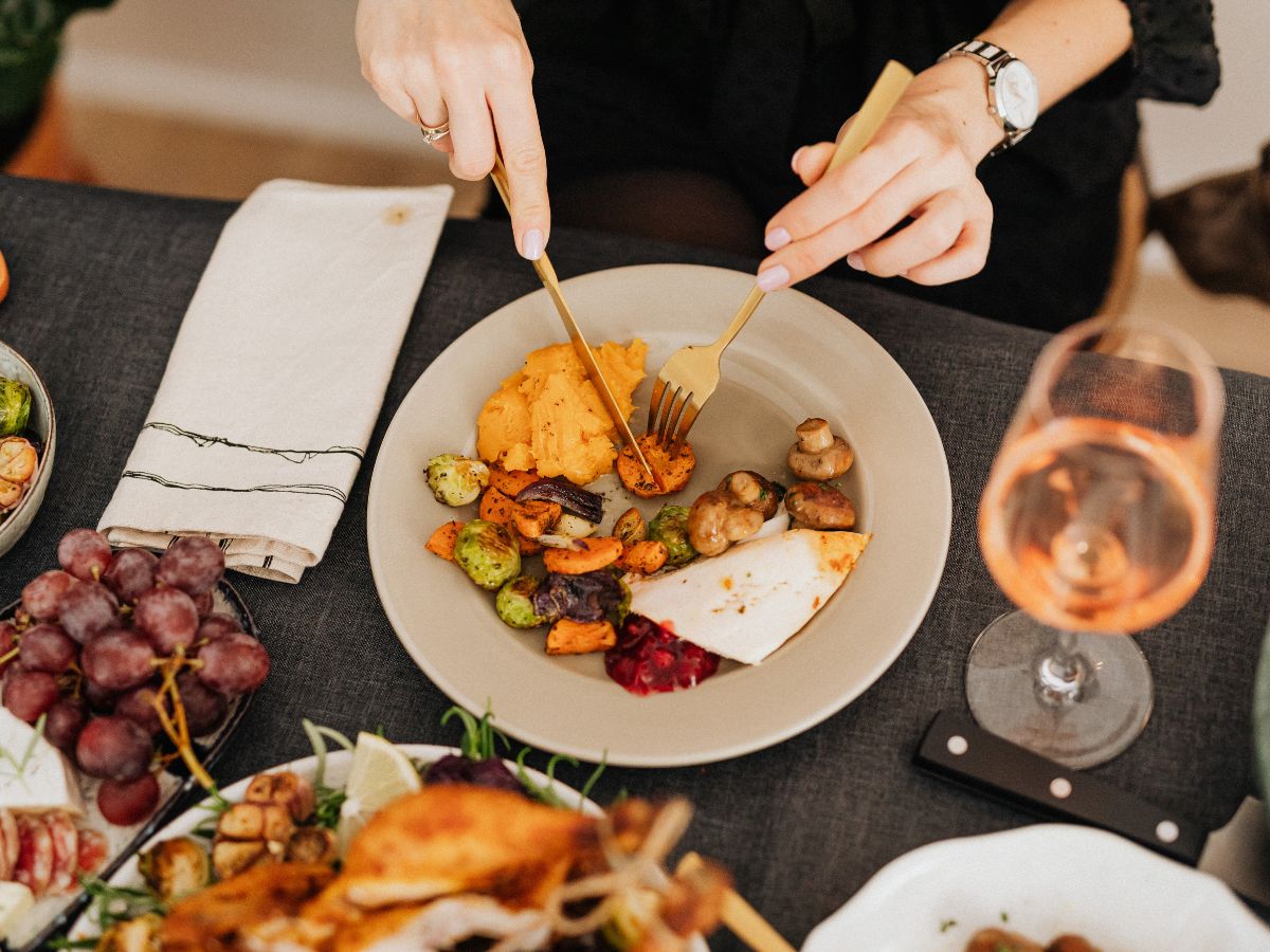 Chọn món ăn phù hợp từng loại rượu