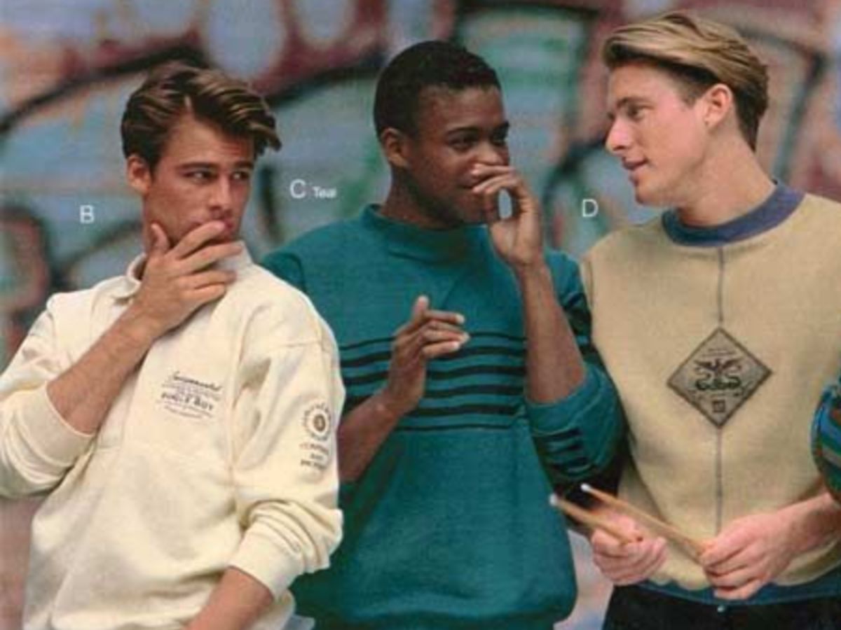 Áo thun và hoodie phóng khoáng, năng động