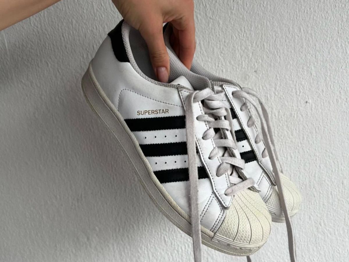 Giày secondhand được ưa chuộng nhờ sự độc đáo