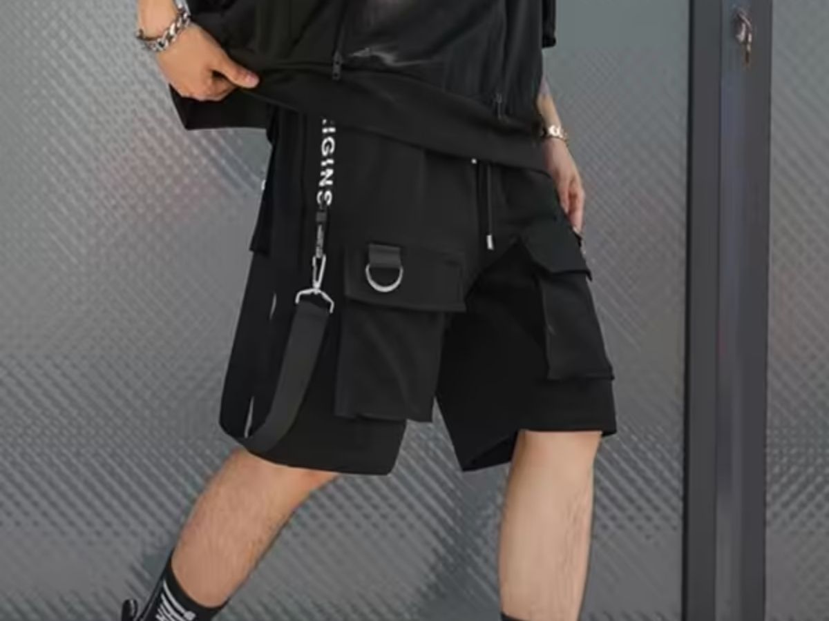 Quần short thể hiện sự năng động và nổi loạn trong punk rock