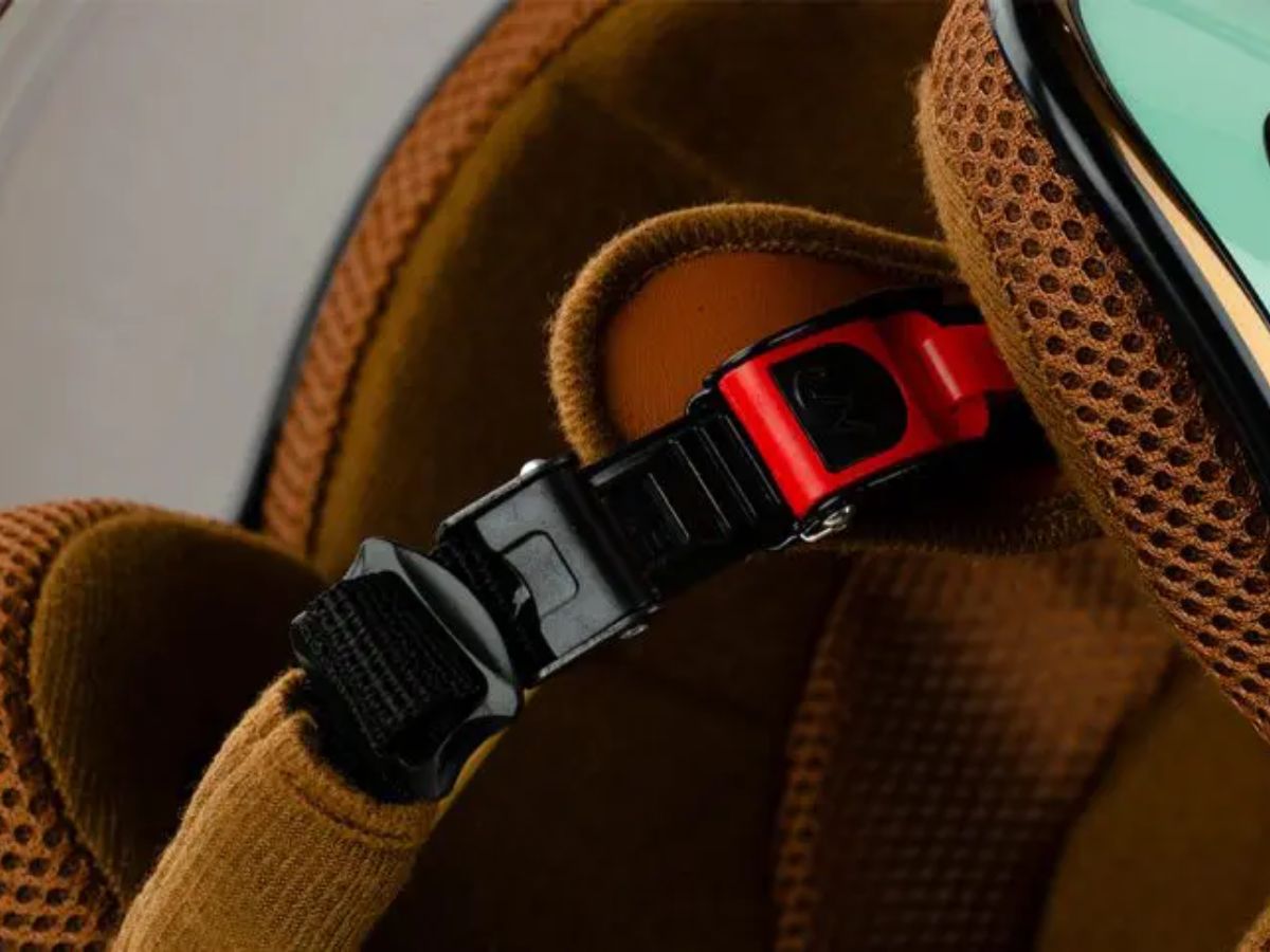 Điều chỉnh dây quai chắc chắn nhưng vẫn thoải mái