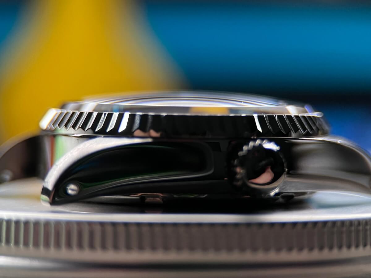 Kính sapphire cong lồi