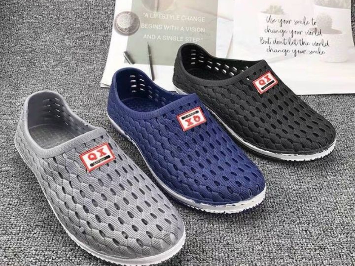Giày nhựa nam là gì?