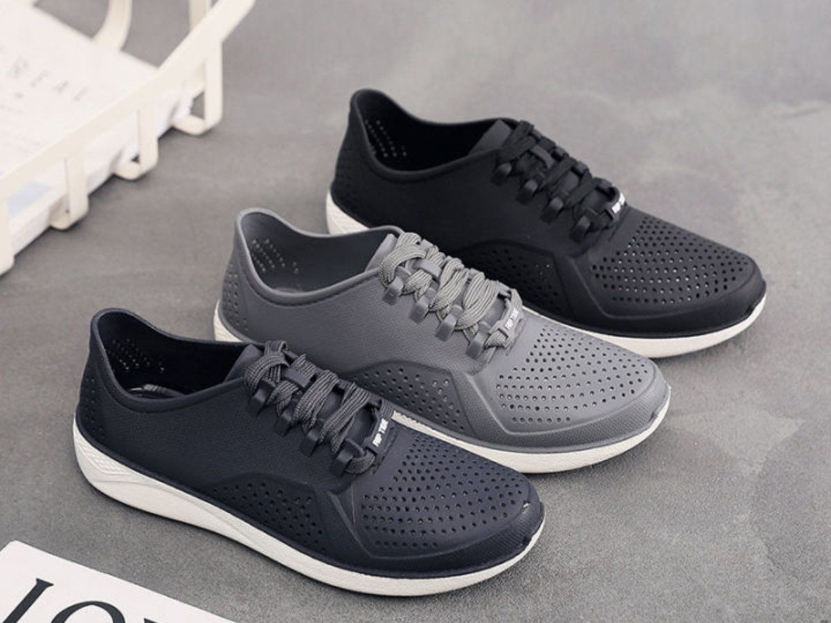 Giày nhựa nam là gì?