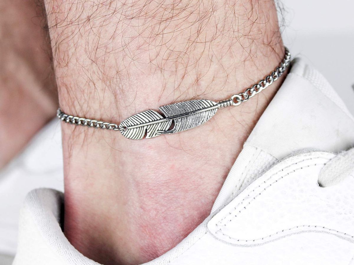 Vòng đeo chân cho nam bằng bạc lịch lãm