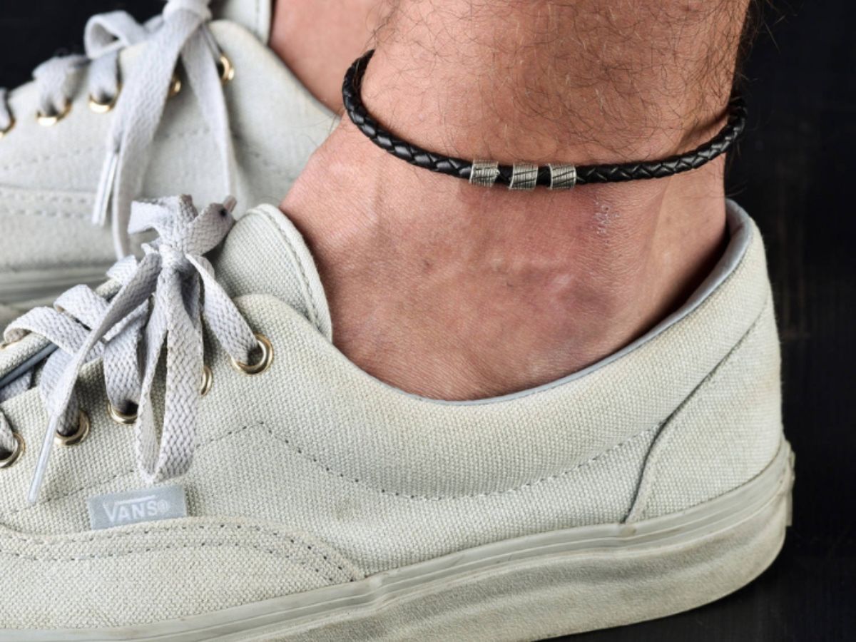 Vòng chân nam bằng da