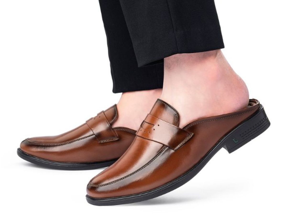 Giày sục nam là kiểu giày đặc trưng với thiết kế không có phần gót hoặc quai hậu