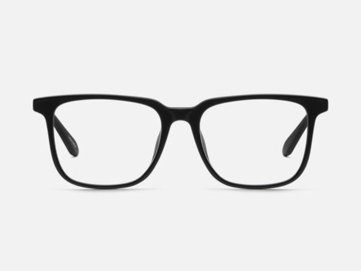 Kính Wayfarer mang đến sự tinh tế cho gương mặt góc cạnh