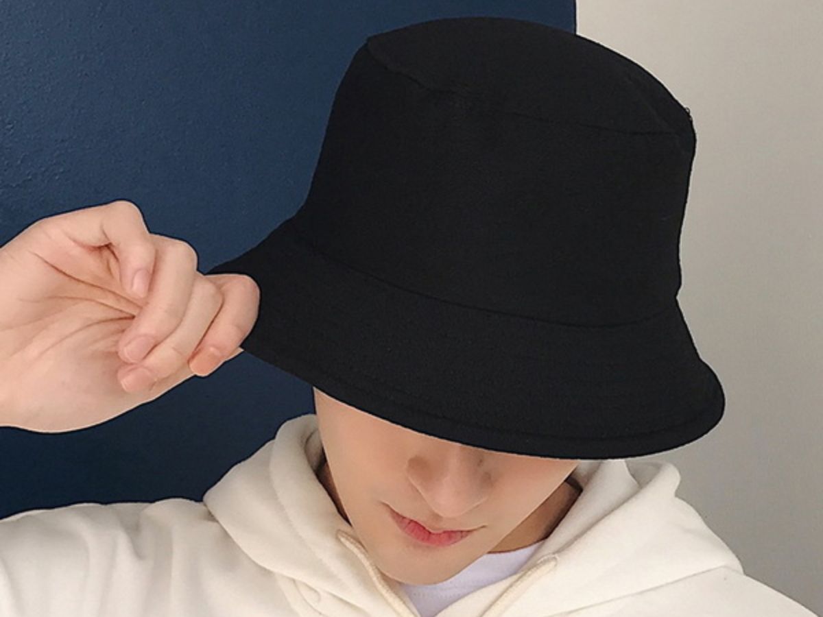 Mũ bucket phù hợp với phong cách thời trang đường phố