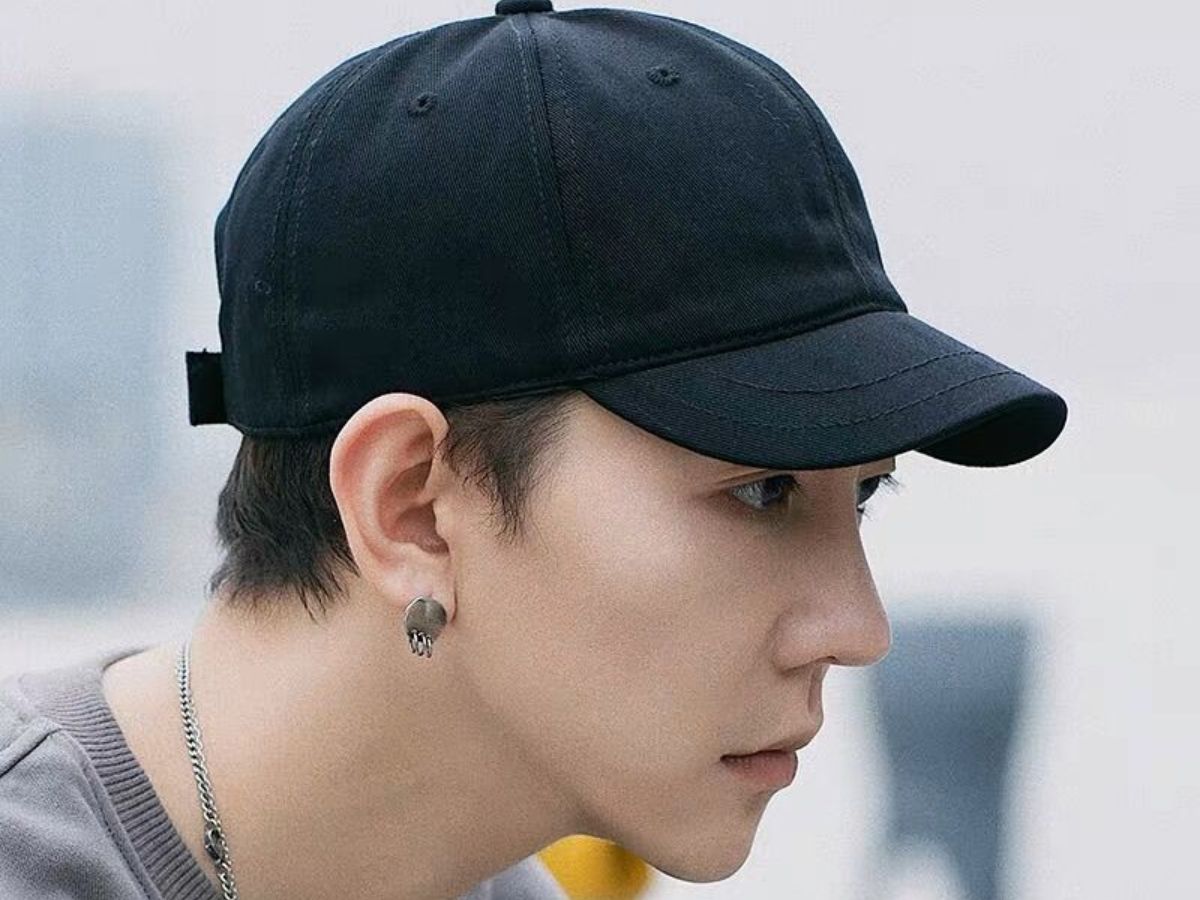 Mũ lưỡi trai là item cơ bản nhất