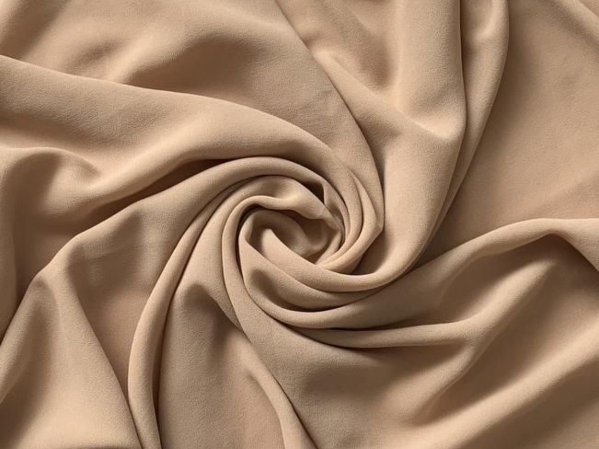 Ưu tiên giặt bằng nước lạnh với chế độ giặt nhẹ nhàng cho vải tencel