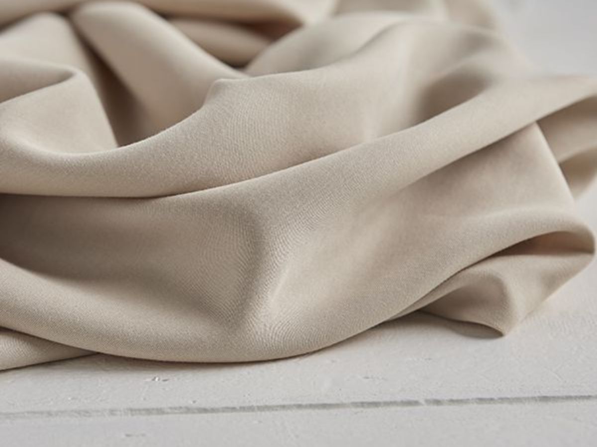 Chạm trực tiếp để cảm nhận thực tế vải tencel