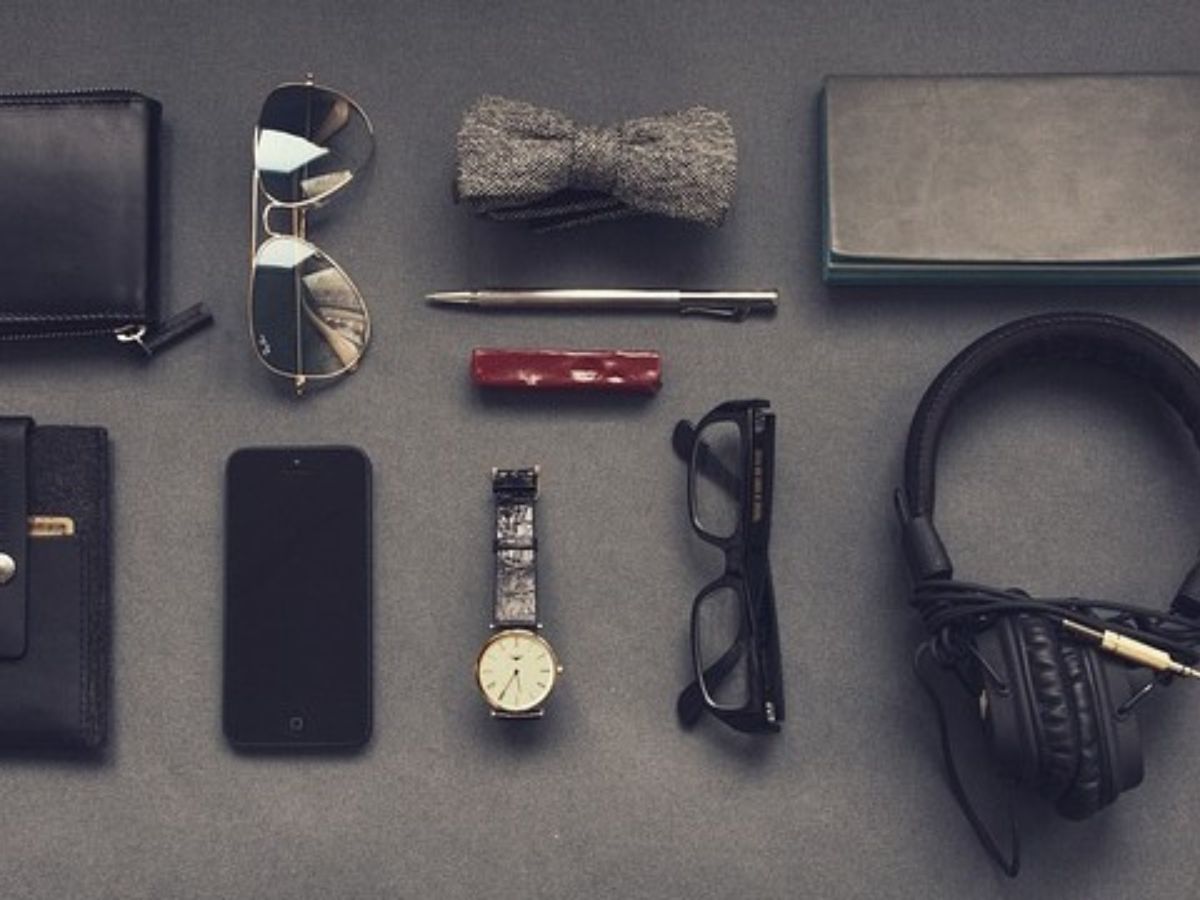 Cách Phối Đồ Với Áo Khoác Kéo Khóa: Nâng Tầm Phong Cách Nam Nữ 