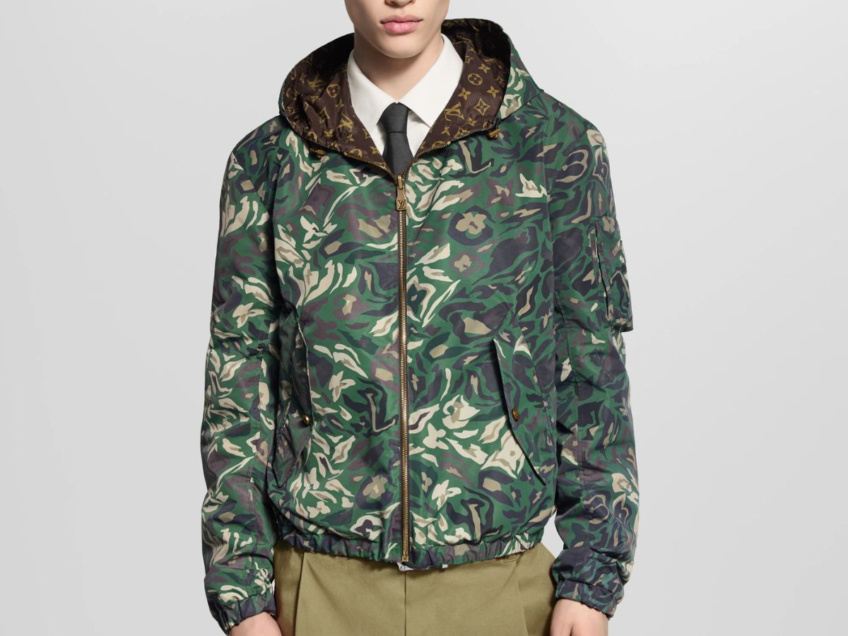 Áo khoác gió nam rằn ri có mũ giúp giữ ấm tốt hơn