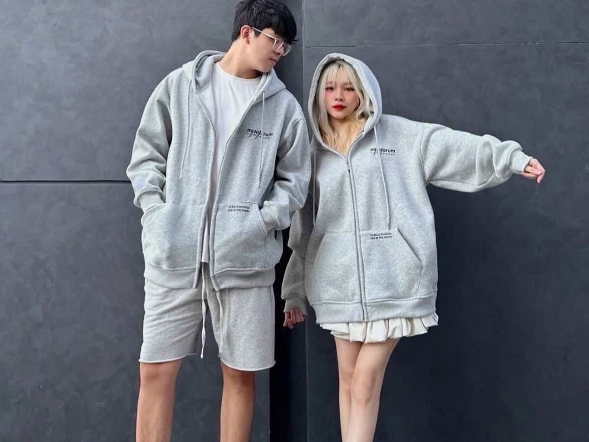 Nhiều kiểu áo khoác kéo khóa (hoodie, bomber, track jacket) cả nam và nữ