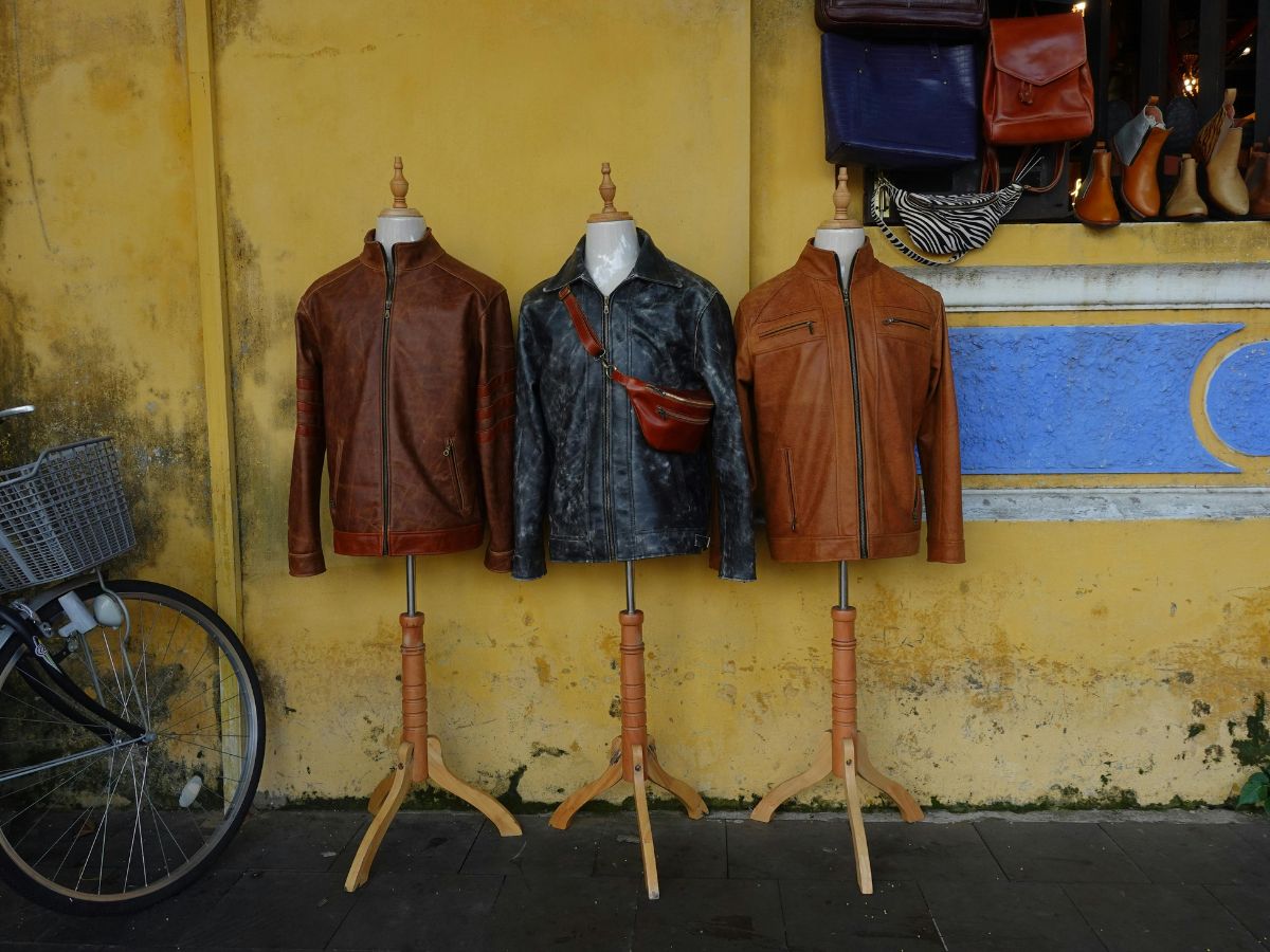 Nên vệ sinh bằng dung dịch chuyên dụng