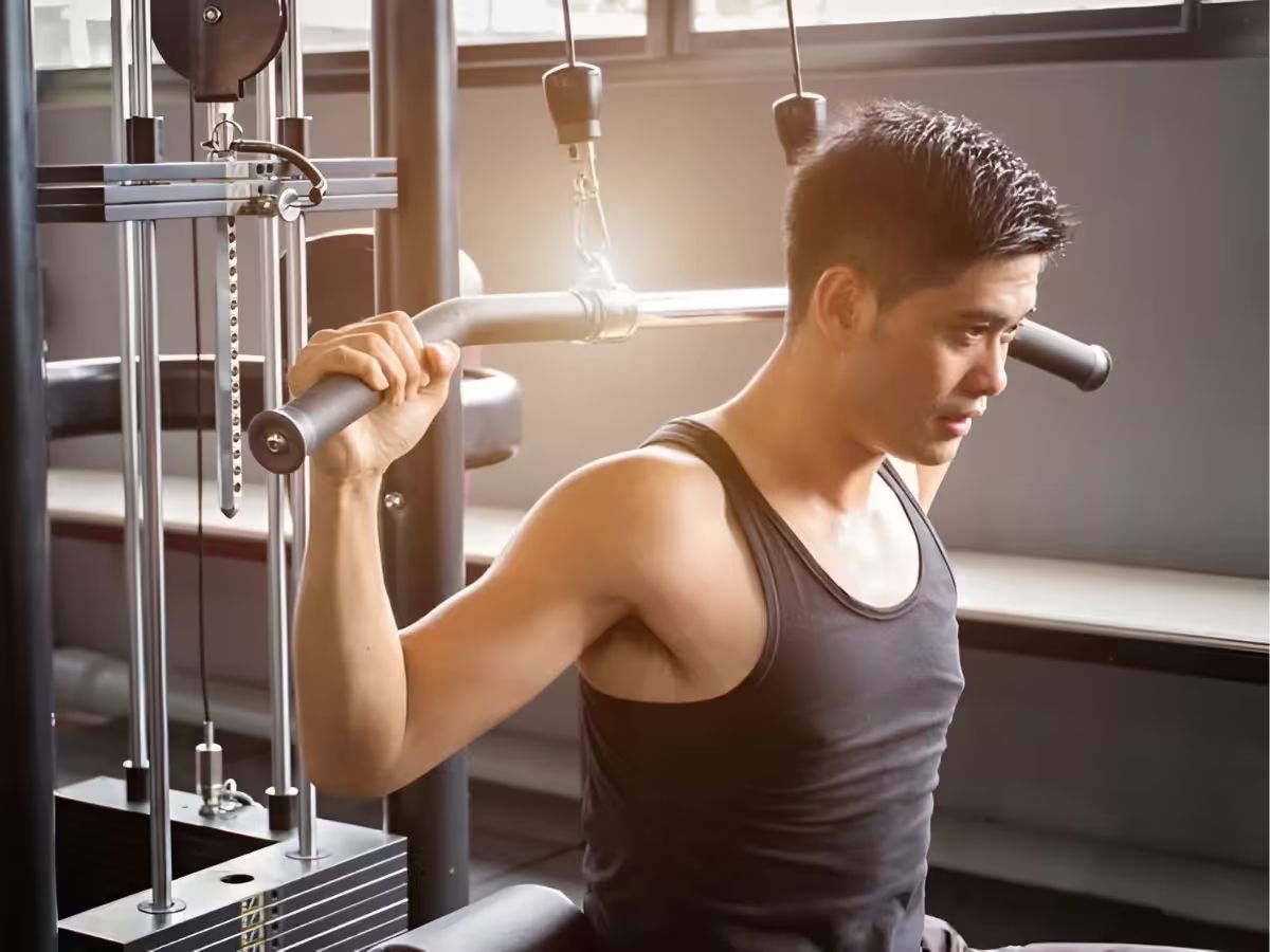 Cảm nhận cơ bí quyết giúp cầu vai phát triển vượt trội