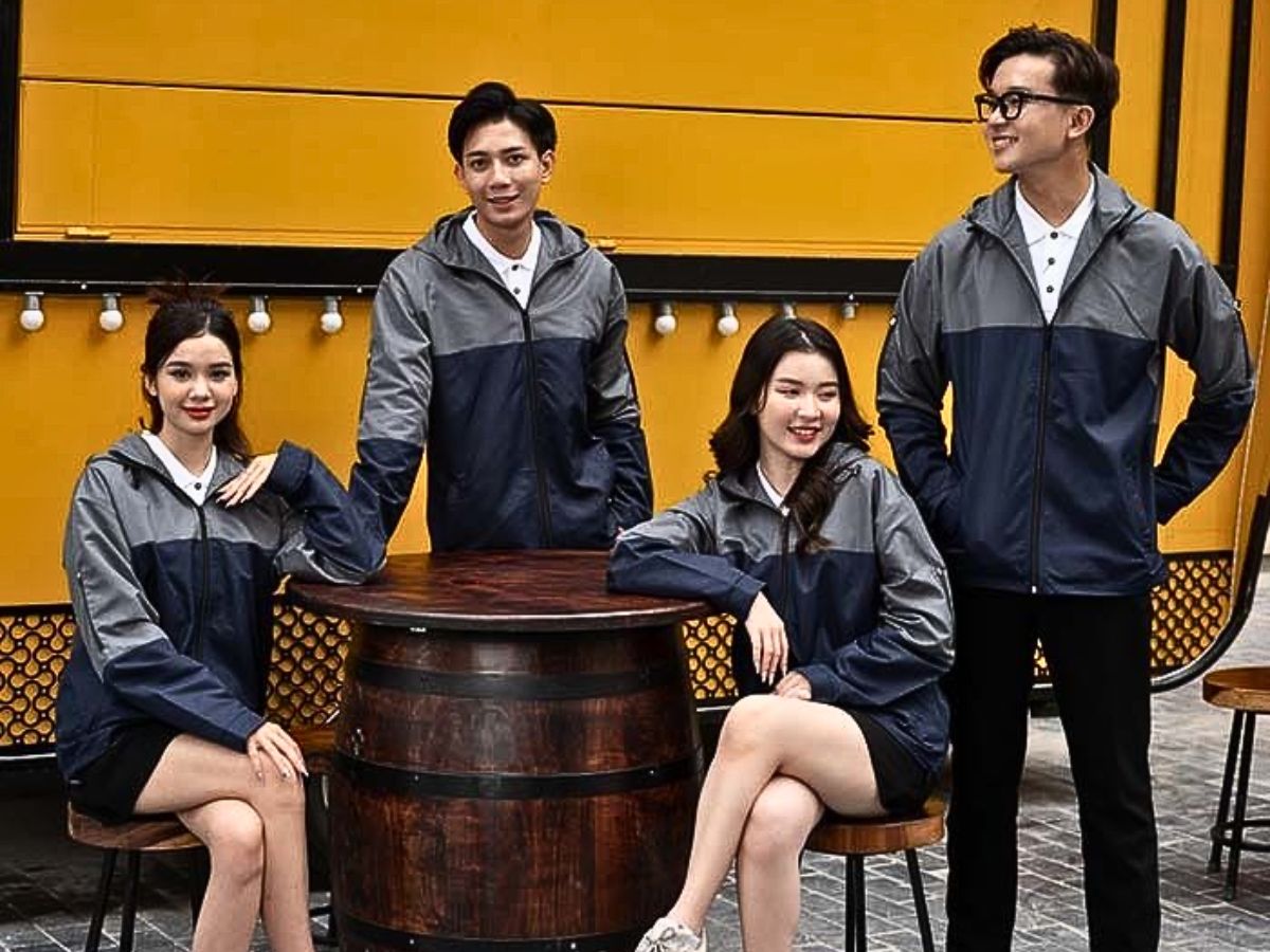 Đồng phục áo gió phù hợp cho sinh viên và cả người đi làm