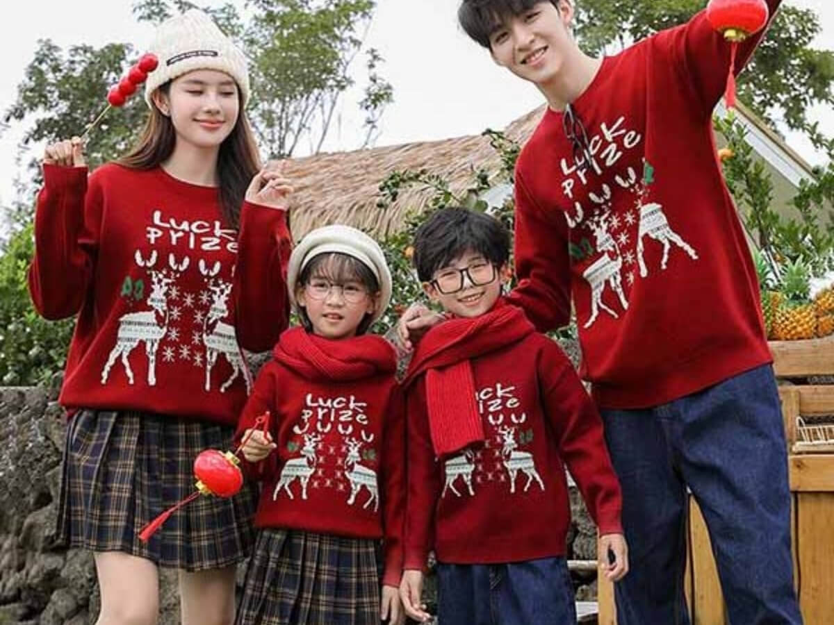 Phối áo hoodie gia đình với quần short/chân váy