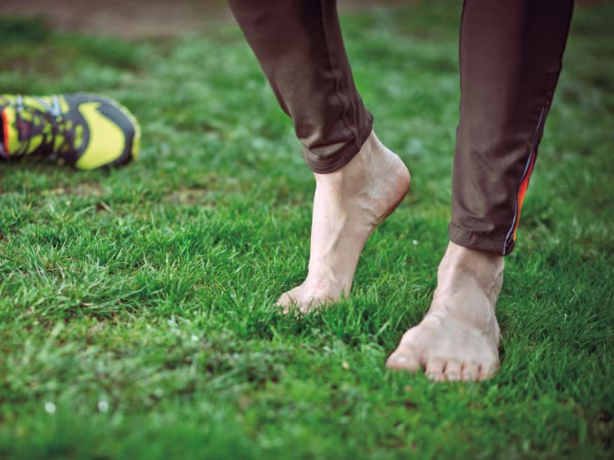 lợi ích chạy bộ chân trần