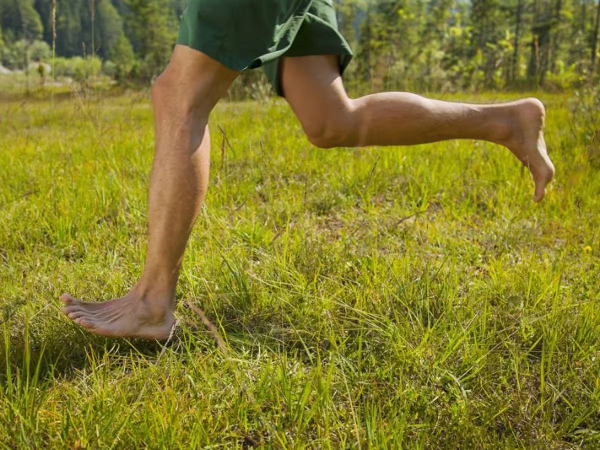 lợi ích chạy bộ chân trần