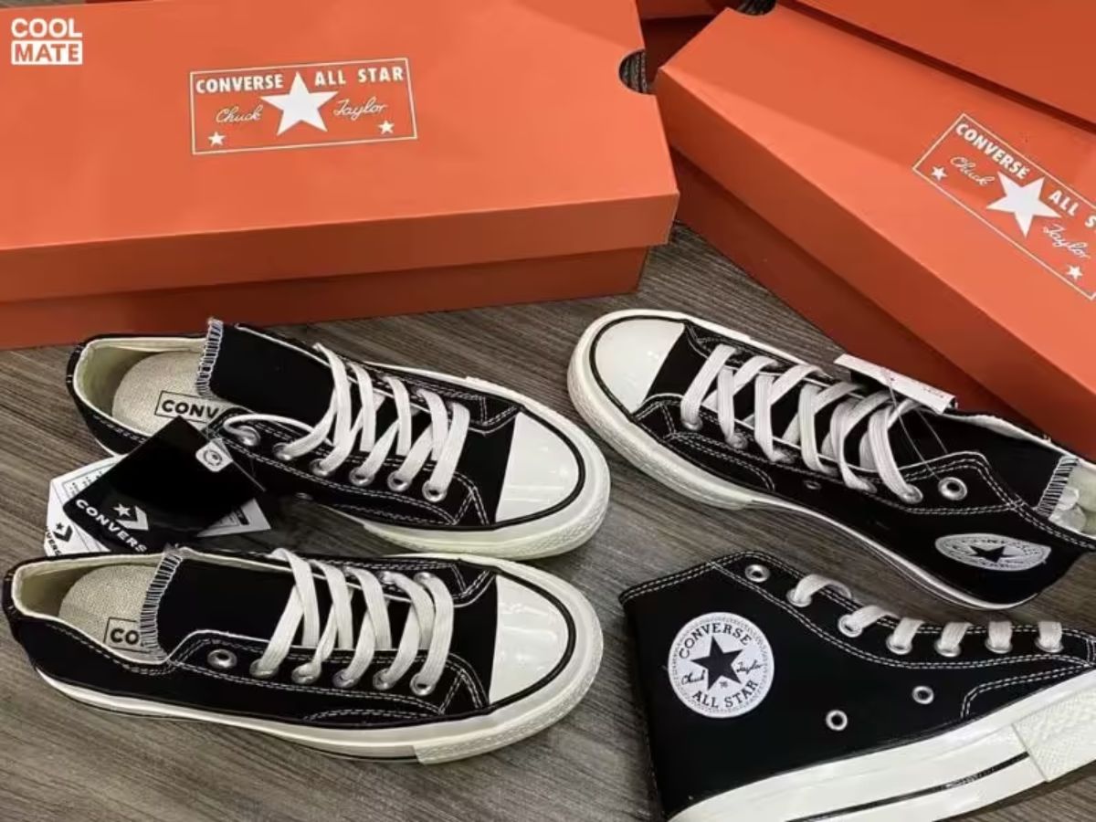 Phân biệt giày Sneaker thật giả qua hộp đựng và tem mắc 